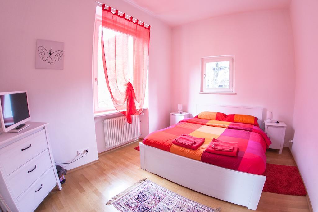 Villa Anita Rooms Болзано Стая снимка