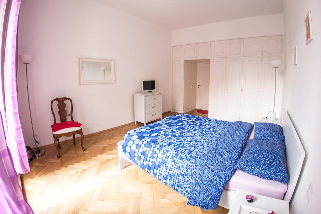 Villa Anita Rooms Болзано Стая снимка
