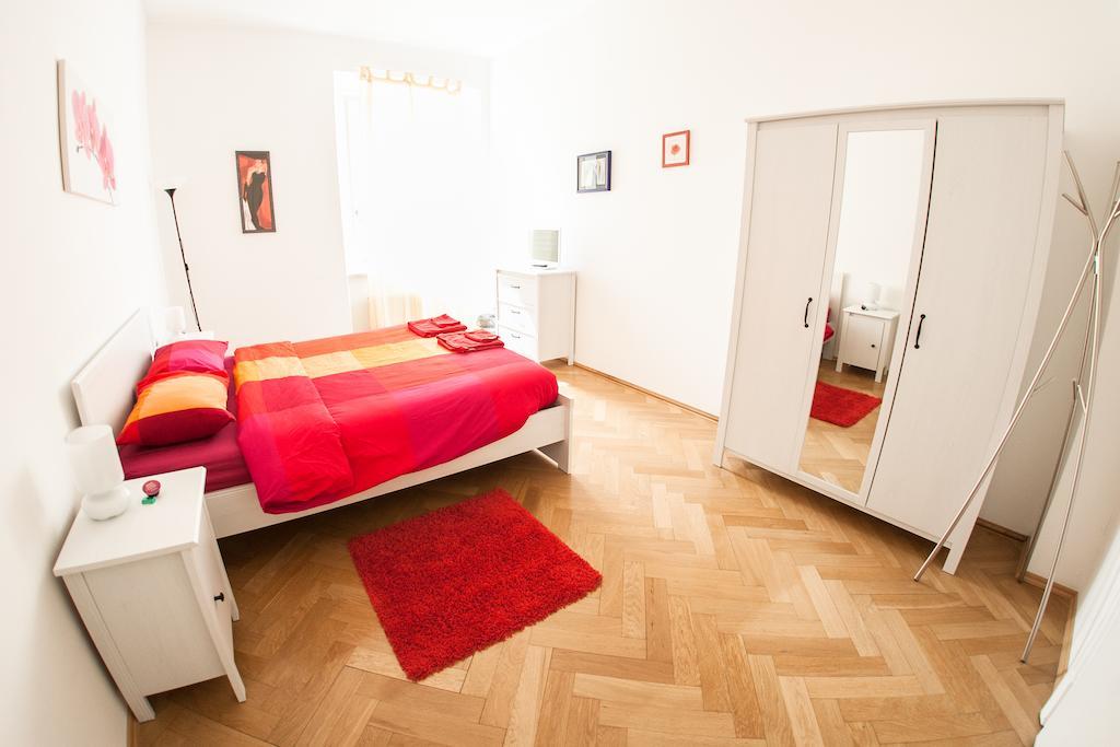 Villa Anita Rooms Болзано Стая снимка